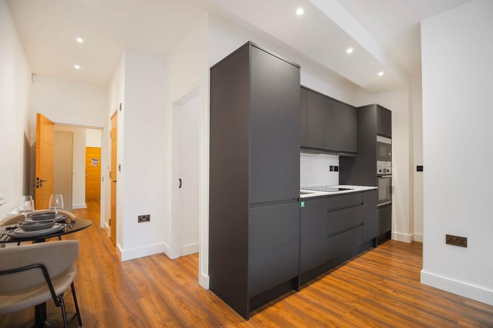 Dining area, oven, stove