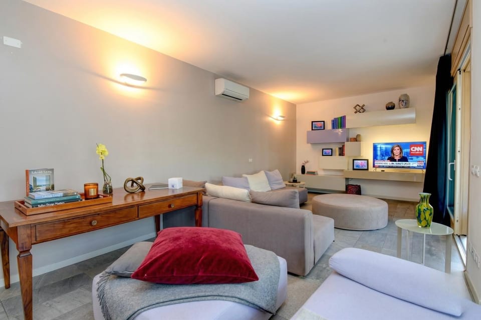 Living room, air conditioner