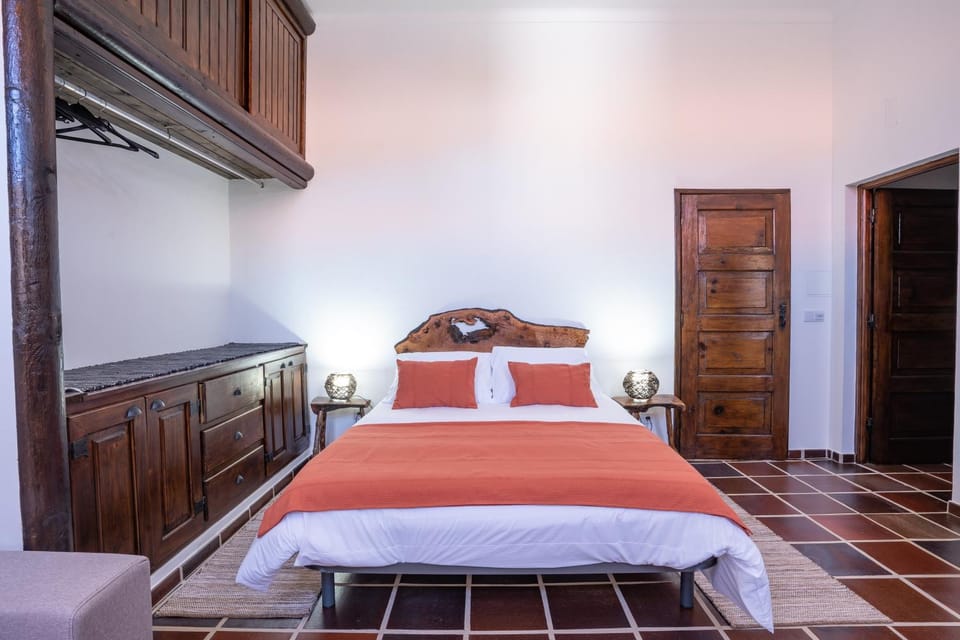 Escola do Fado Bed and Breakfast in Évora District, Portugal