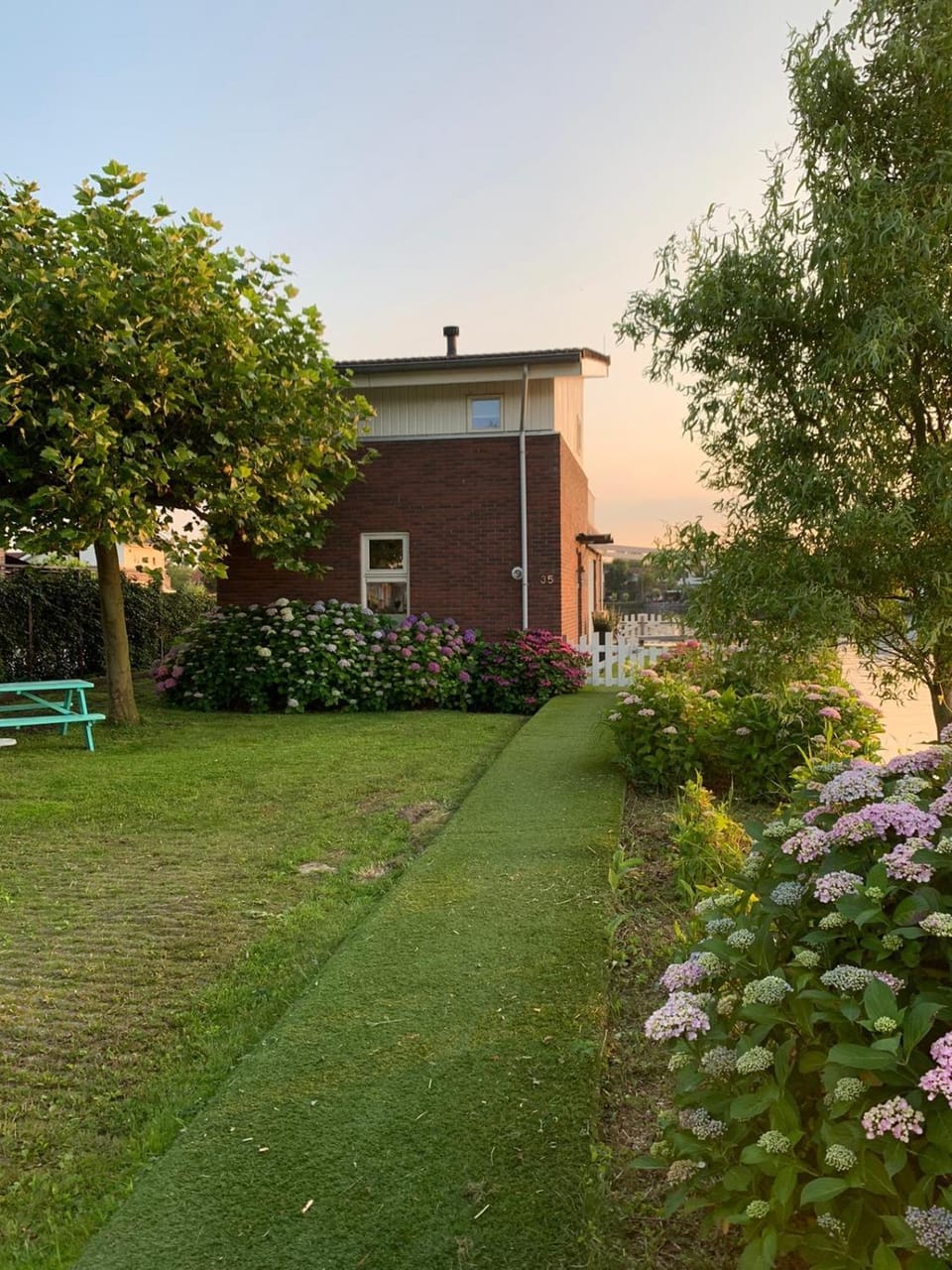 Water Villa Minaro Vinkeveen House in South Holland (province)