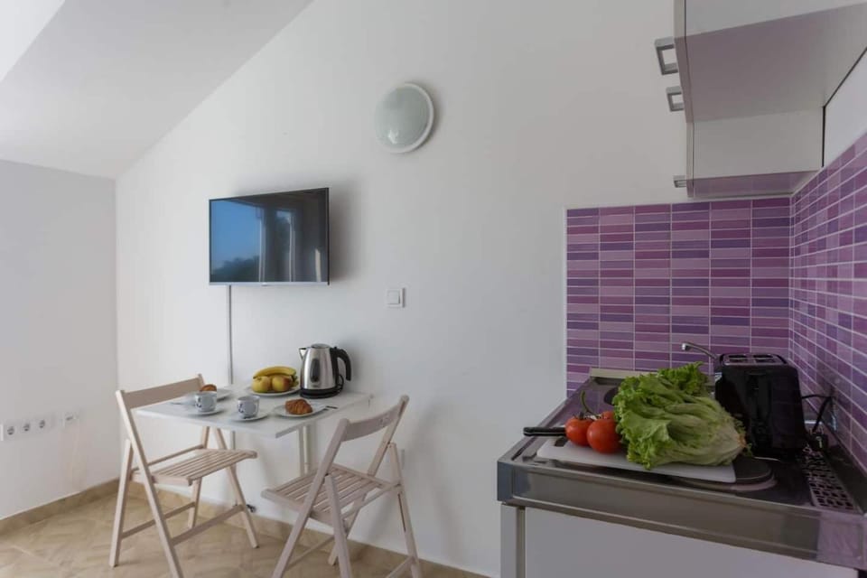 TV and multimedia, Kitchen or kitchenette, Dining area