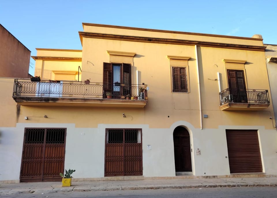 Property building, Balcony/Terrace