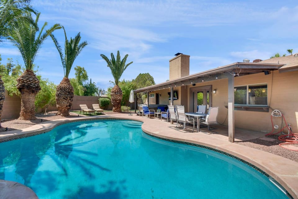 4 bdr, Two Master suite, billiards & desert oasis pool House in Kierland