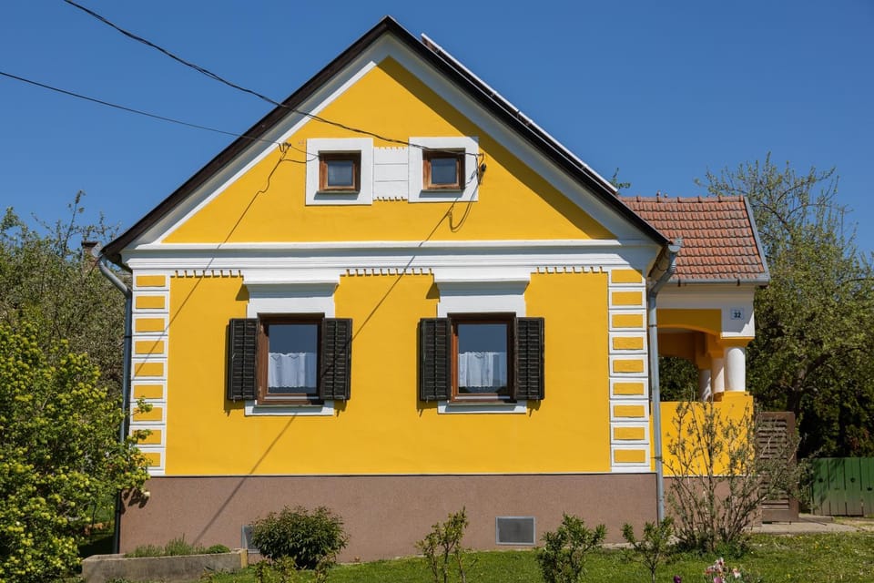Tulipán Vendégház Kercaszomor Apartment in Slovenia