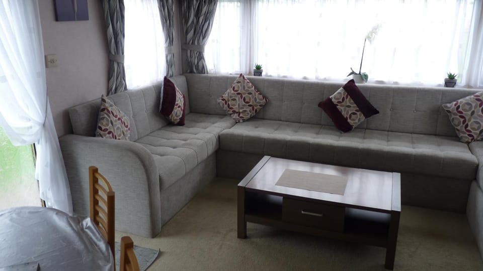 L&g caravan hire 6 BERTH CORAL BEACH LAURA FAMILYS ONLY AND LEAD PERSON MUST BE OVER 30 Apartment in Ingoldmells