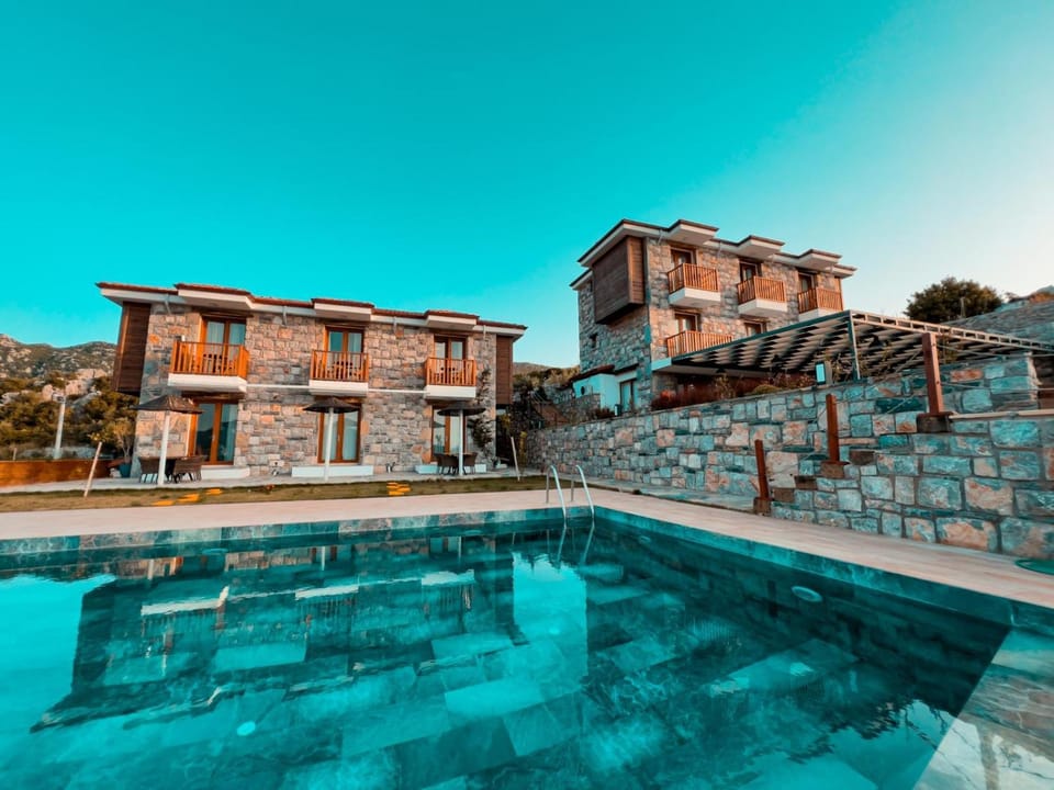 Property building, Pool view, Swimming pool, sunbed
