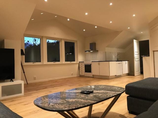 Kitchen or kitchenette, Living room