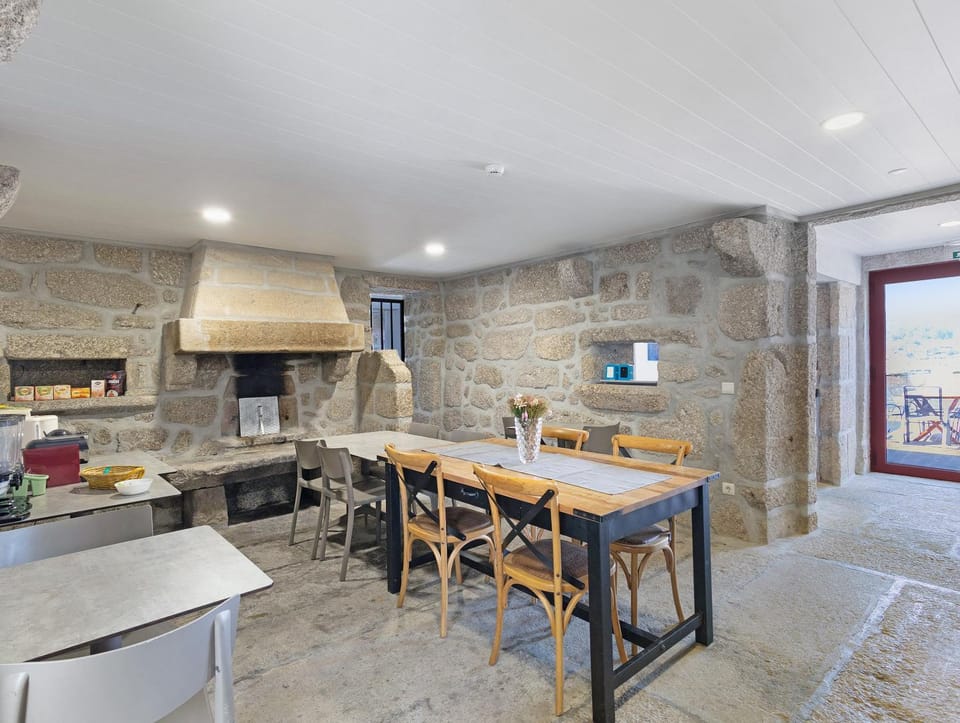 Property building, Kitchen or kitchenette, Living room