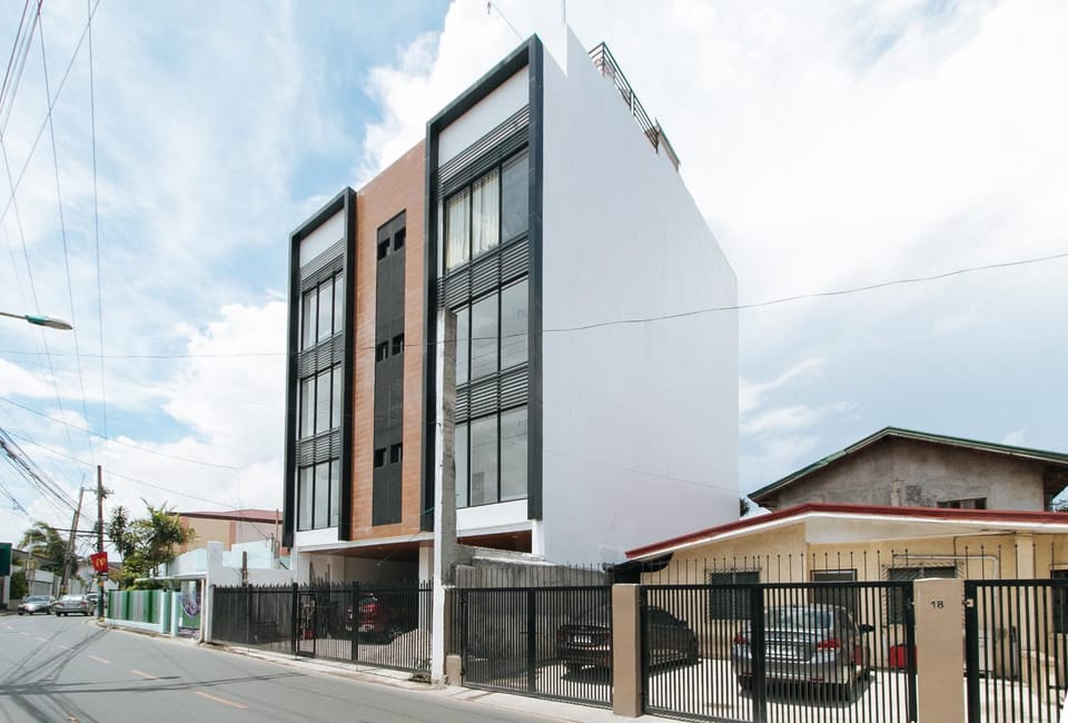 Facade/entrance, Neighbourhood