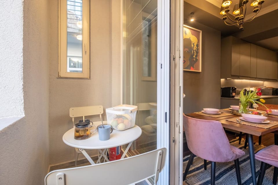 Coffee/tea facilities, Dining area