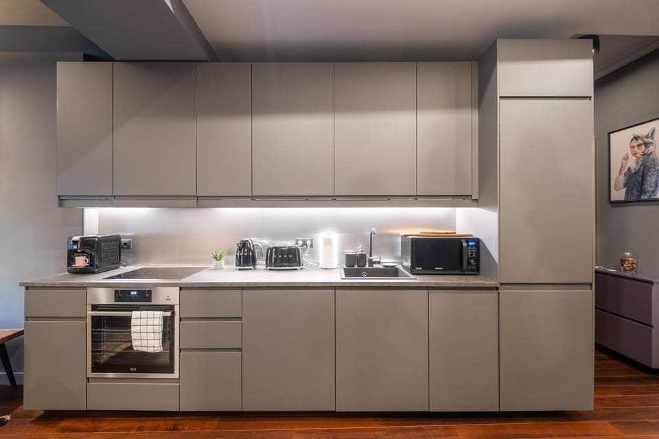 Kitchen or kitchenette