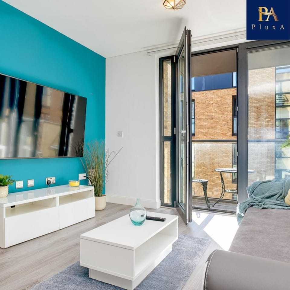 Pluxa Vivid Veranda Beautiful City Centre Apartment with free parking Apartment in Birmingham