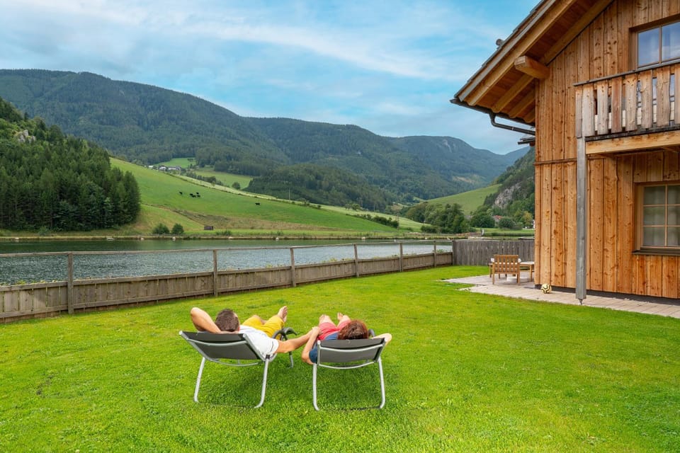 Property building, Nearby landmark, Spring, Day, Natural landscape, Garden, Hiking, Garden view, Lake view, Mountain view, sunbed