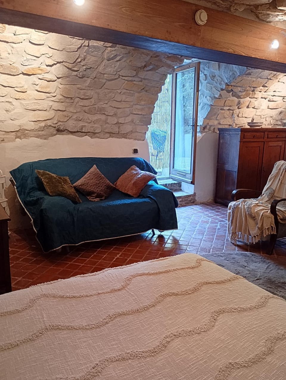 Ardèche les cigales, studio murier piscine partagée Bed and Breakfast in Grospierres