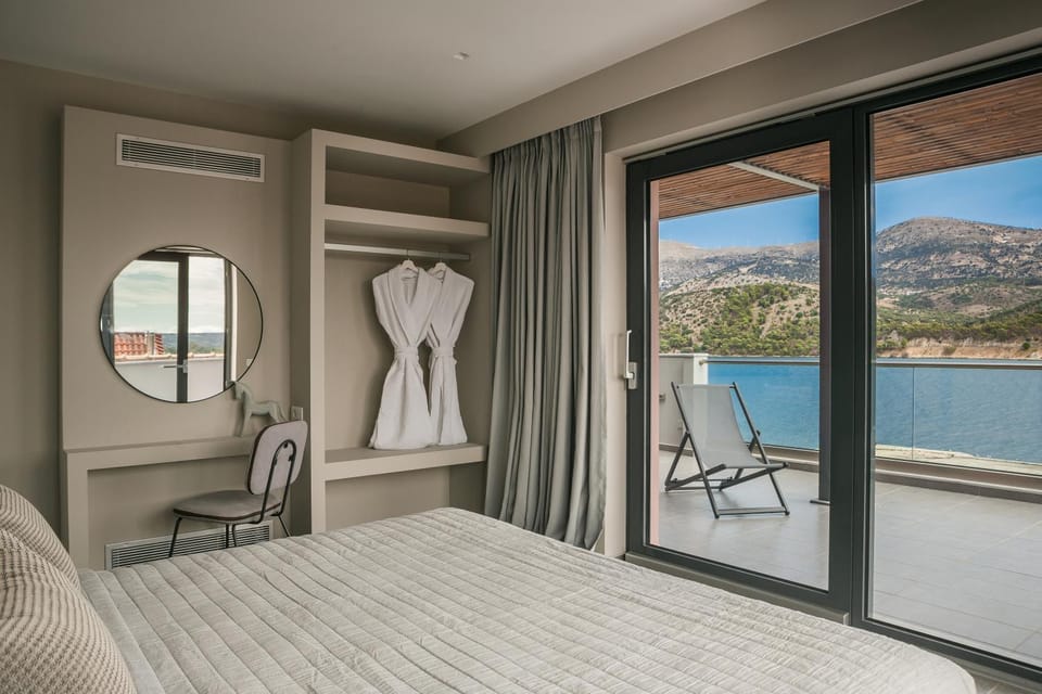 Bed, Balcony/Terrace, Photo of the whole room, Bedroom