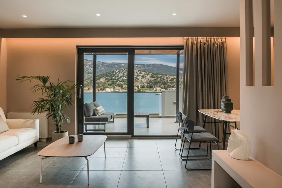 Balcony/Terrace, Living room, Seating area, Dining area, Sea view