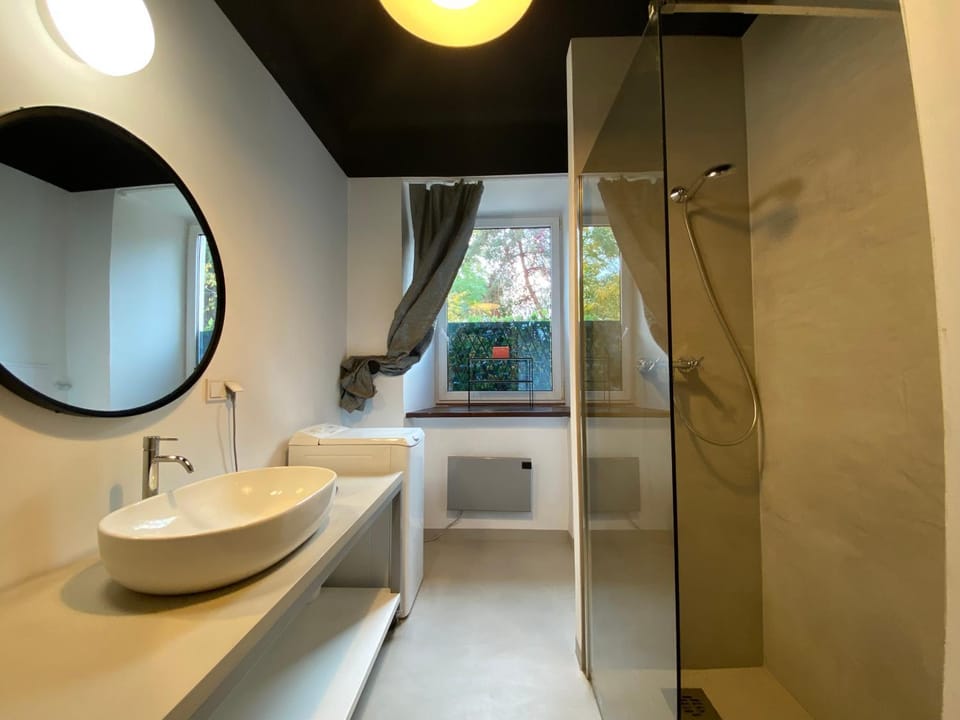 Shower, Bathroom, washing machine