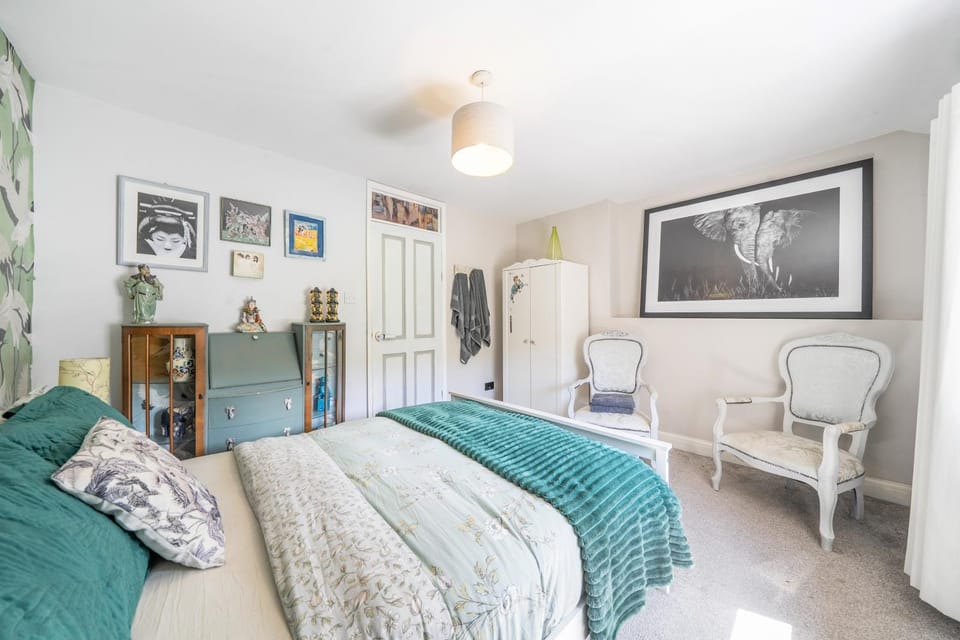 Hebden Bridge - House - Sleeps 8 - Pet Friendly House in Hebden Bridge