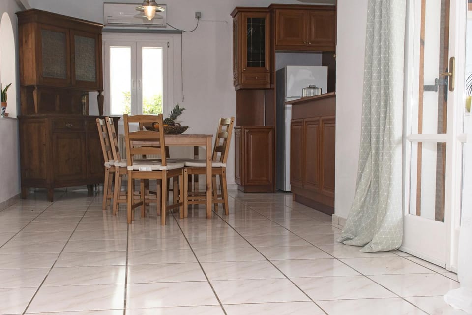 Eleni's Seaview House Apartment in Decentralized Administration of the Aegean