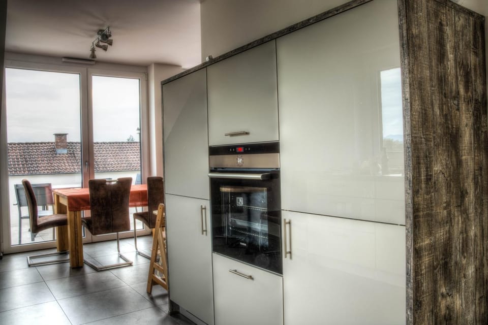 Kitchen or kitchenette, Living room