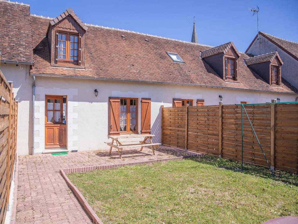 Property building, Patio, Garden, Garden view