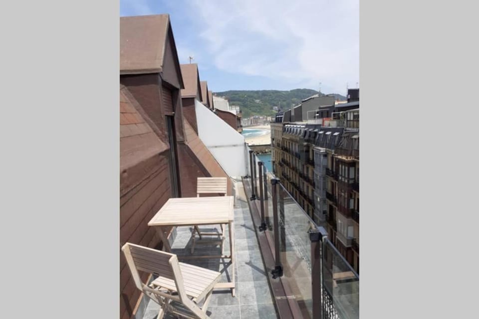 LUXURY DUPLEX PENTHOUSE WITH TERRACE-OLD TOWN Apartment in San Sebastian