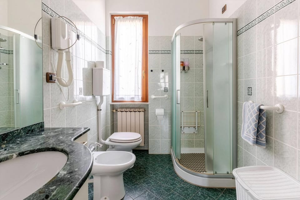 Apartment Superiore a 950 metri dal mare Apartment in Albisola Superiore