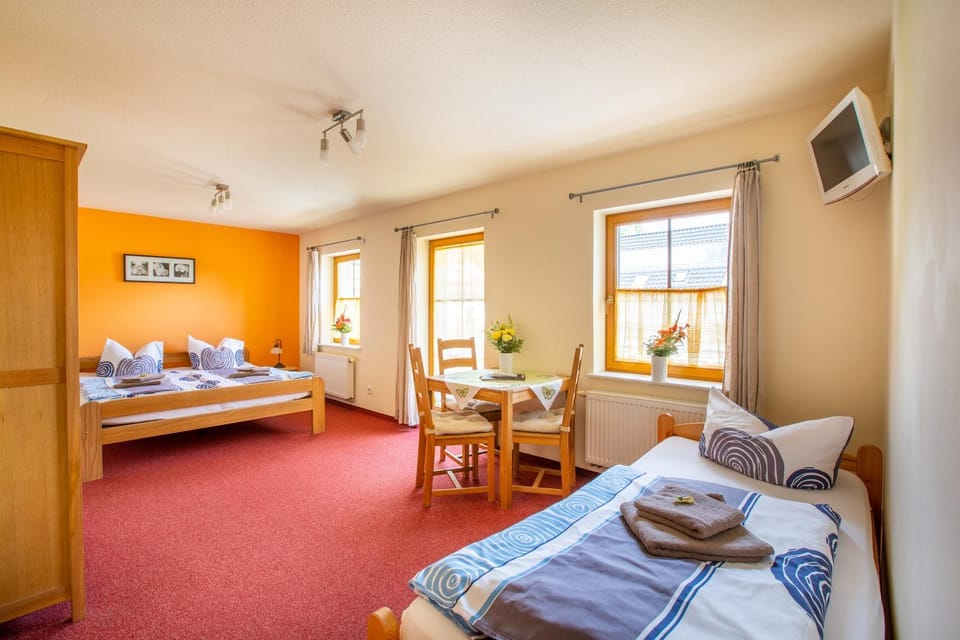 Bed, Seating area