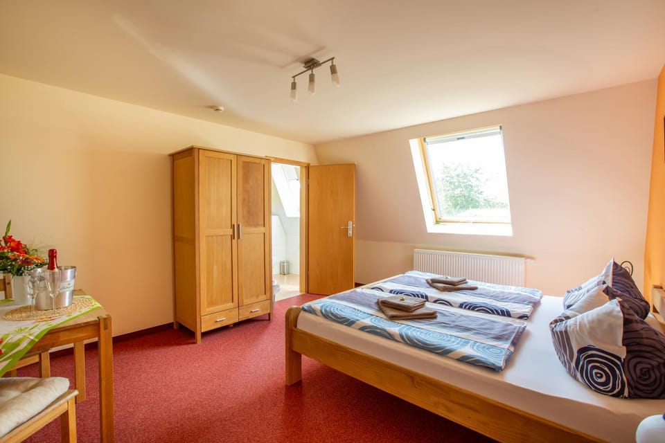 Bed, Bedroom, towels, wardrobe