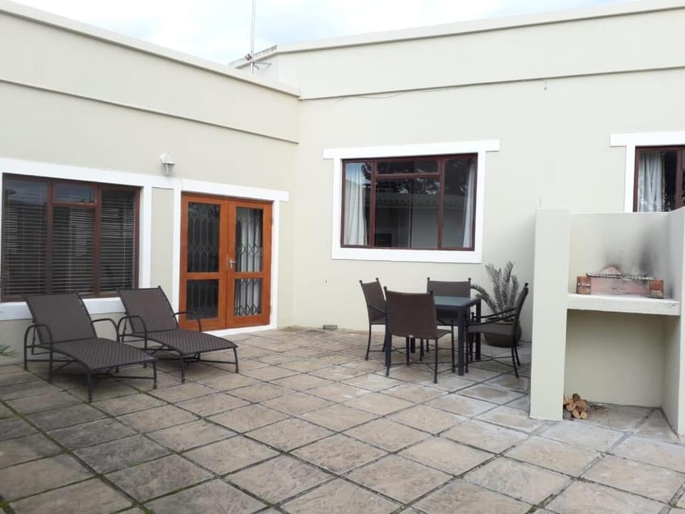 Patio, Facade/entrance, Balcony/Terrace, Area and facilities