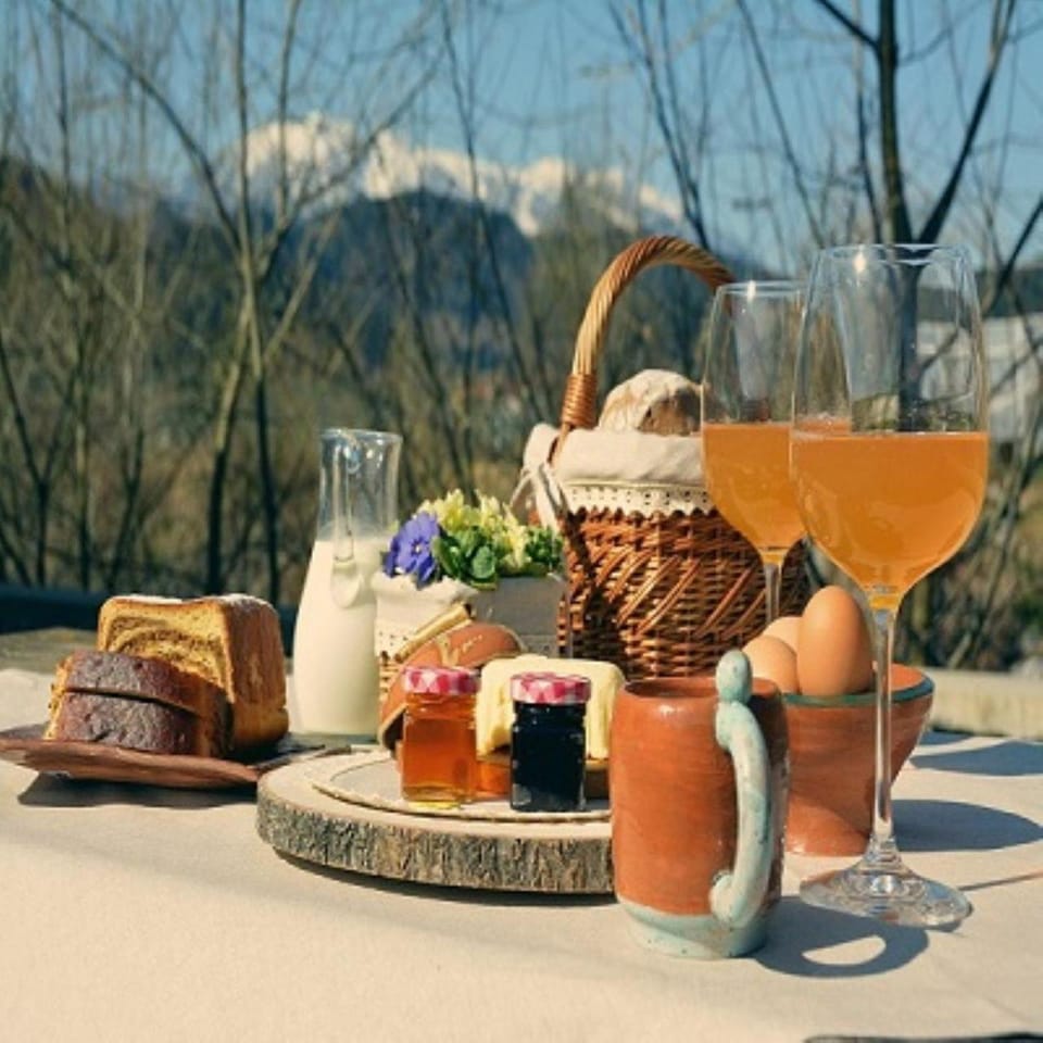 Day, Natural landscape, Food and drinks, Food, Mountain view, Drinks