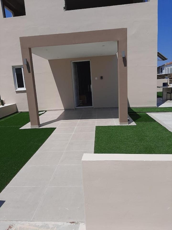 Universe House House in Larnaca