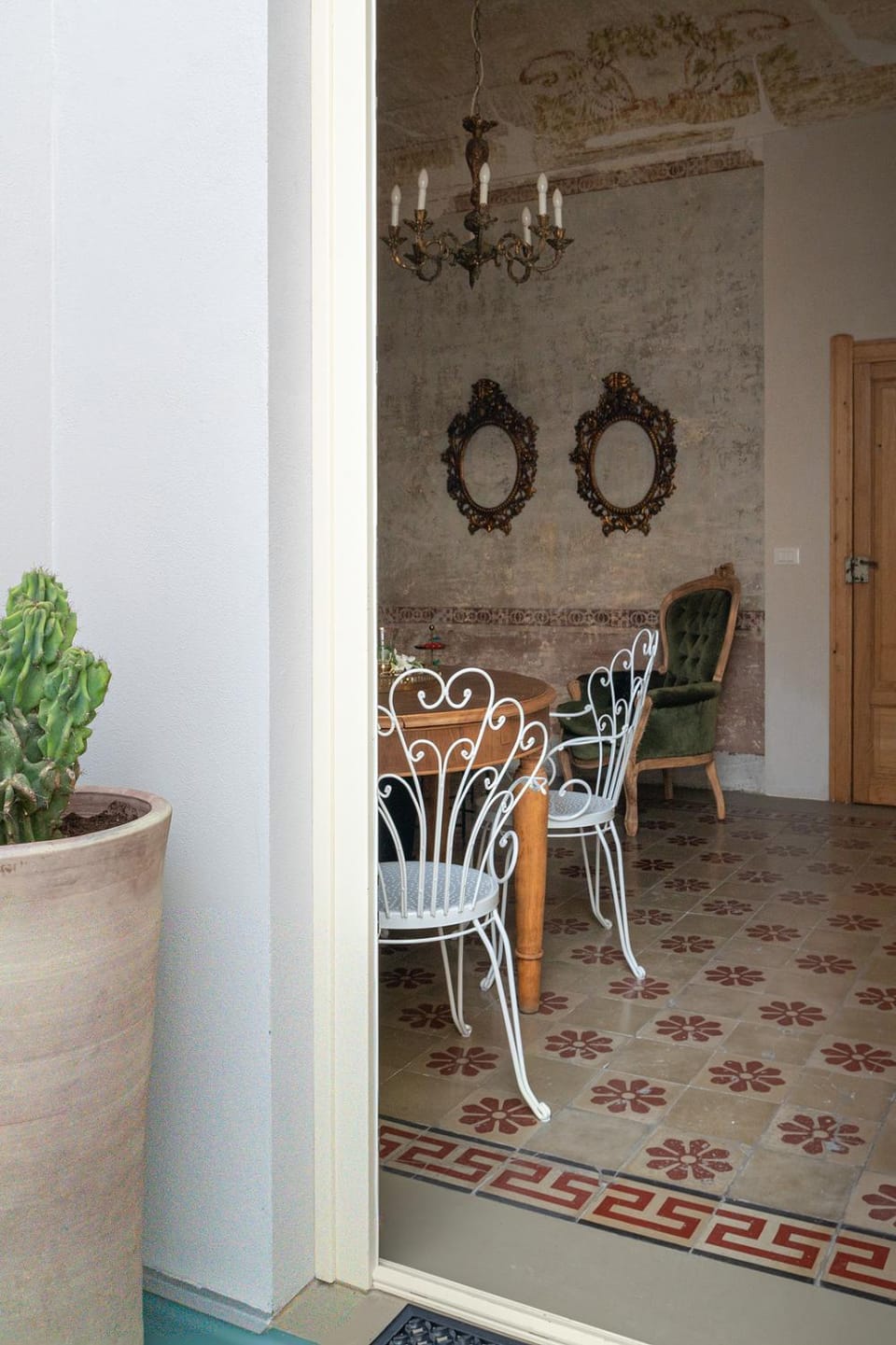 Patio, Facade/entrance