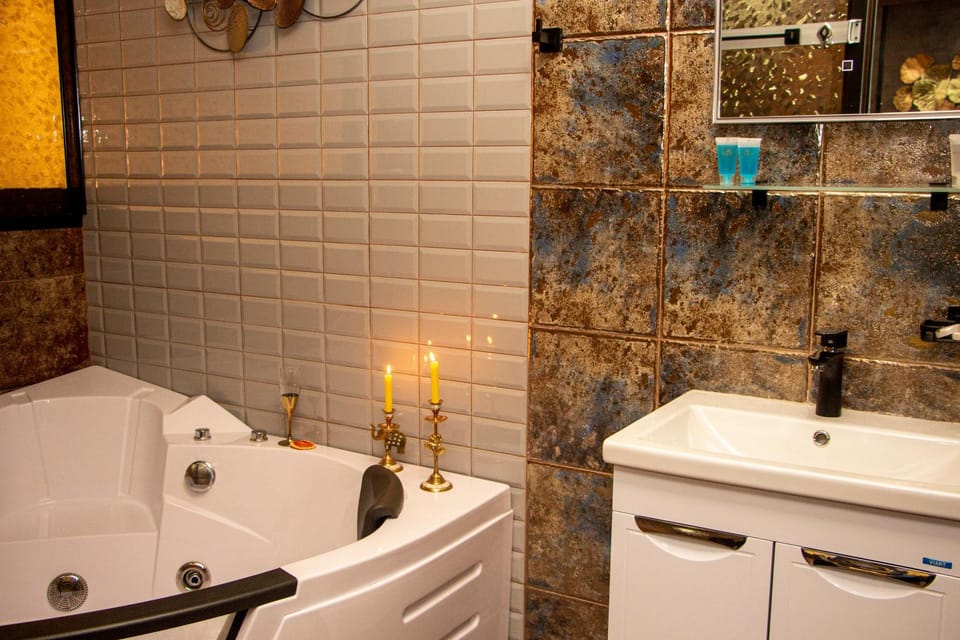 Hot Tub, Hot Tub, Bathroom