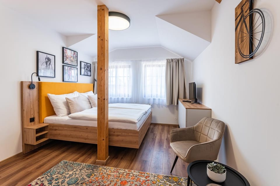 Bed, Photo of the whole room