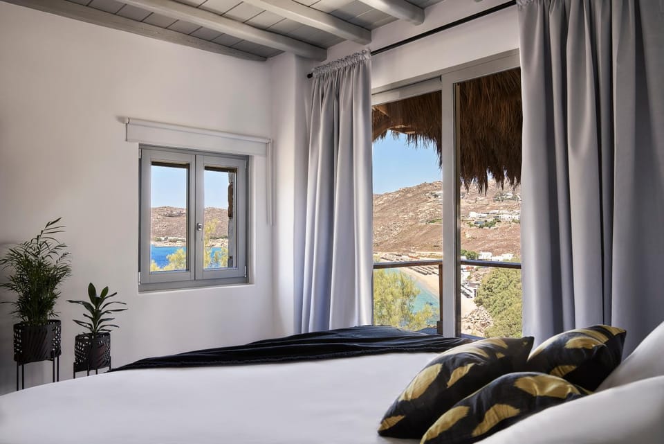 Bed, Bedroom, Mountain view, Sea view