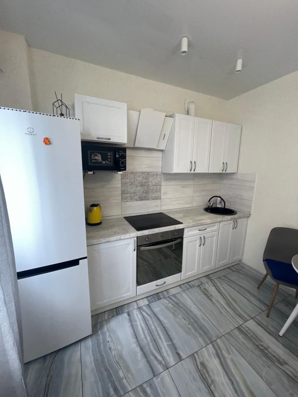 МОРЕ ПЛЯЖ 400 метров.13 станция БОЛЬШОГО ФОНТАНА Apartment in Odessa