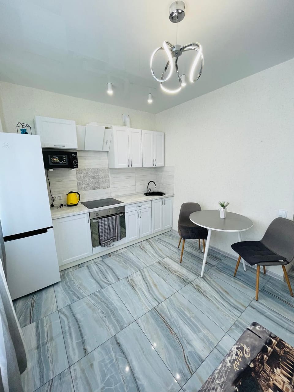 МОРЕ ПЛЯЖ 400 метров.13 станция БОЛЬШОГО ФОНТАНА Apartment in Odessa