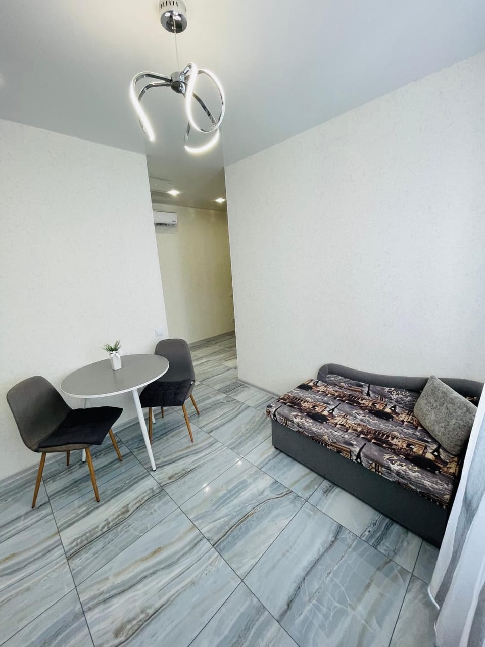 МОРЕ ПЛЯЖ 400 метров.13 станция БОЛЬШОГО ФОНТАНА Apartment in Odessa