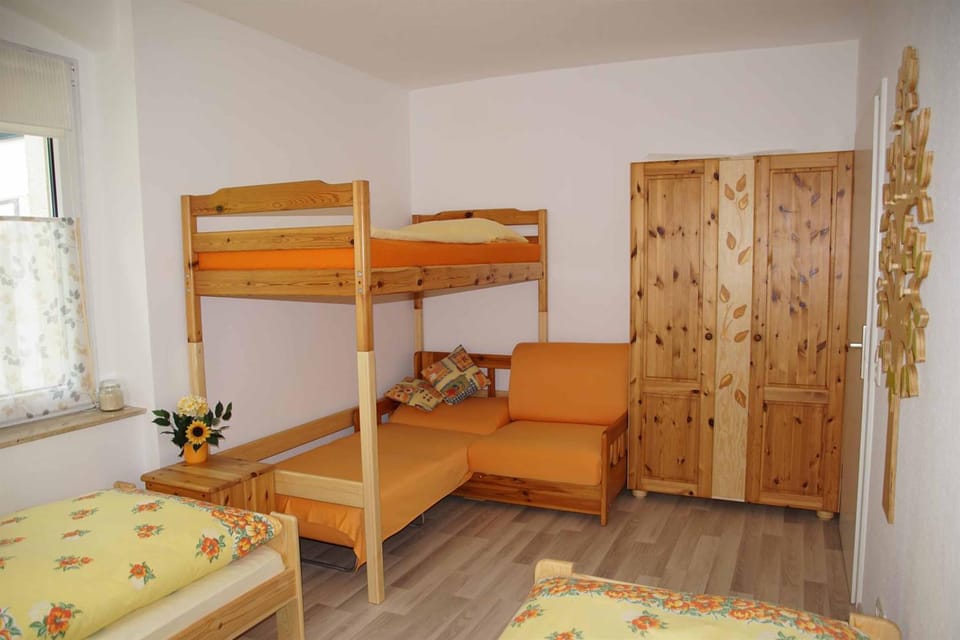 bunk bed