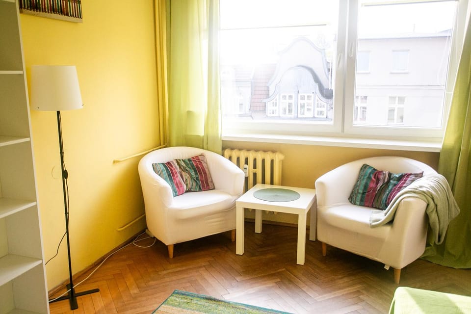 Living room, Seating area, internet