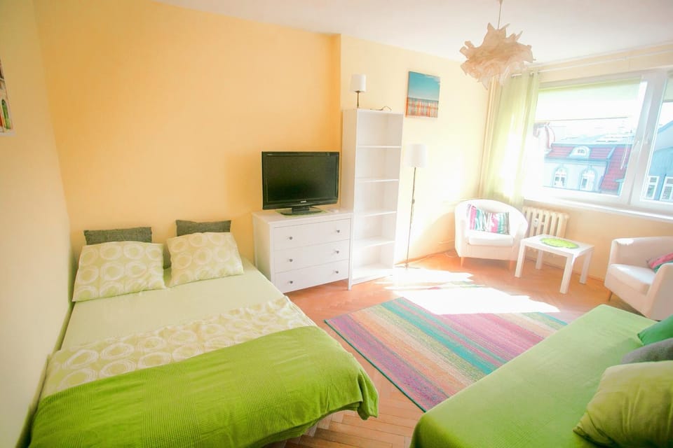 Bed, Photo of the whole room, Seating area, Evening entertainment, Bedroom