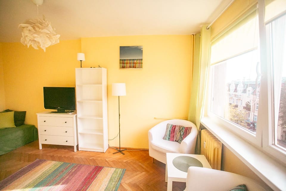 Communal lounge/ TV room, TV and multimedia, Living room, Photo of the whole room, Evening entertainment