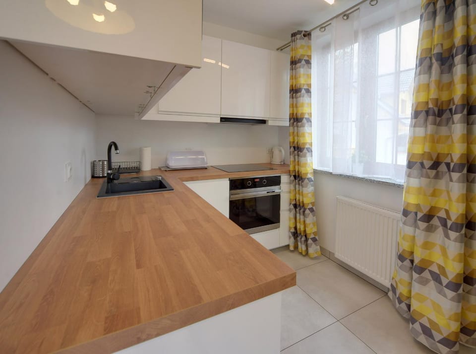 Apartament Sun & Ski Weekend Willa Nad Łomnicą 15 - centrum 100m Apartment in Lower Silesian Voivodeship