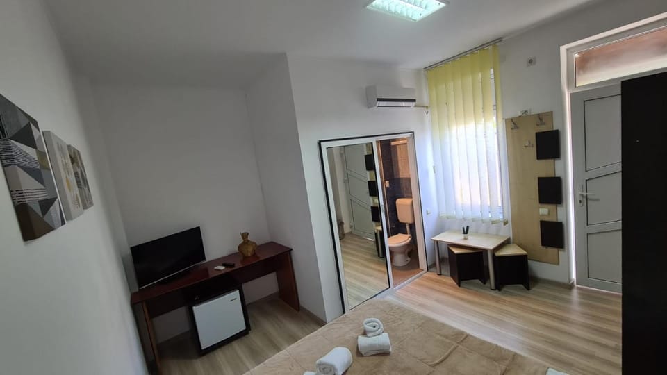 Casa Cristal Bed and Breakfast in Constanța County