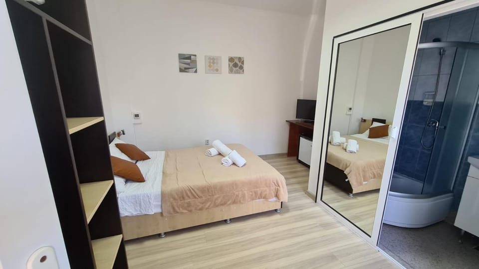 Casa Cristal Bed and Breakfast in Constanța County