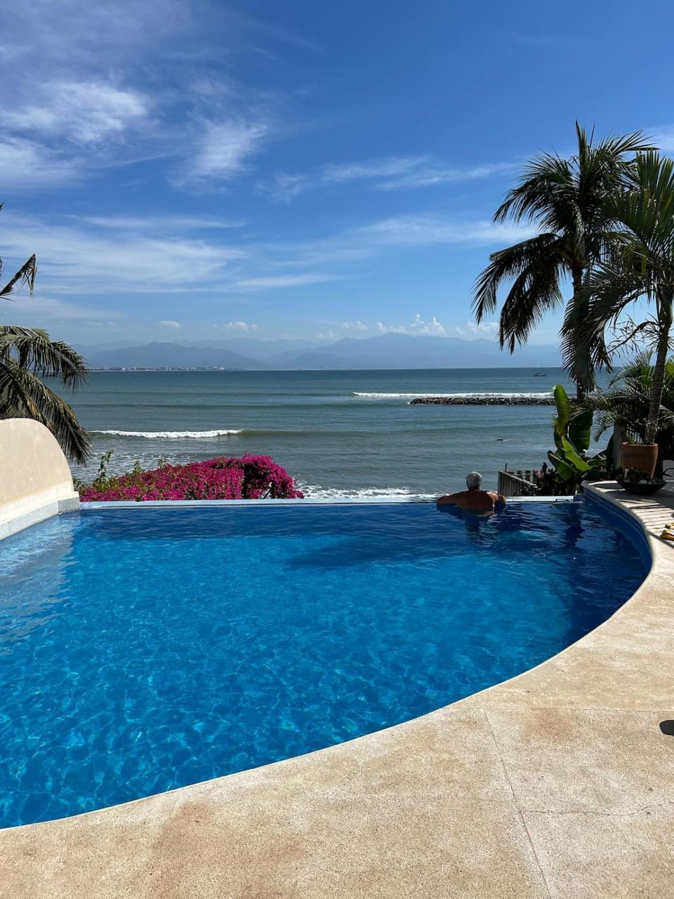 Boho-Mex Lux Beachfront Casa, heated infinity pool! Villa in La Cruz de Huanacaxtle