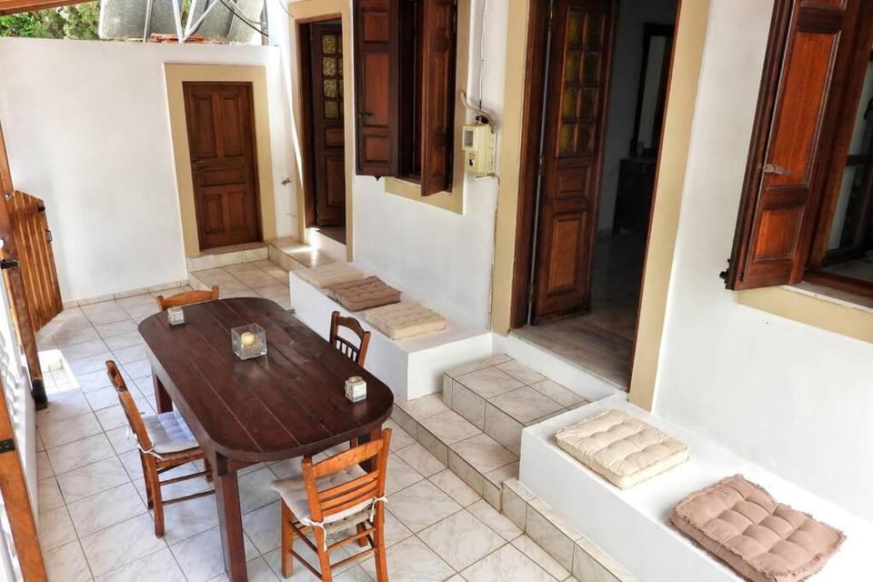 Patio, Dining area