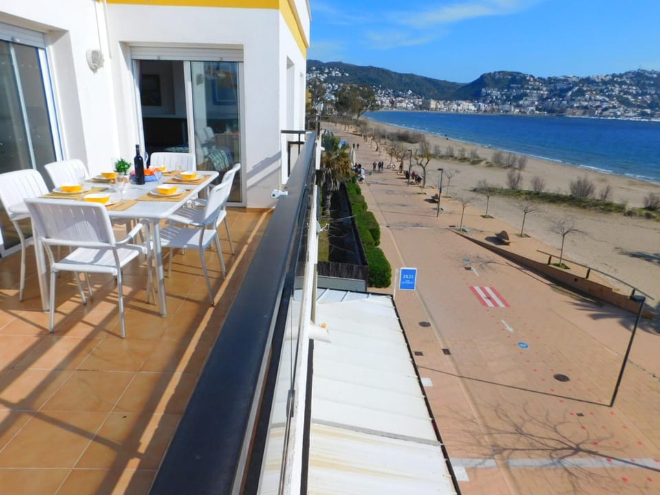 GMID IMMO Apartamento Oasis Atico Apartment in Roses