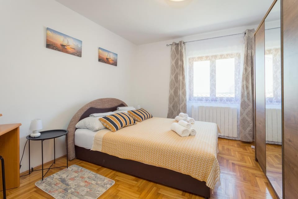 Bed, Bedroom, wardrobe